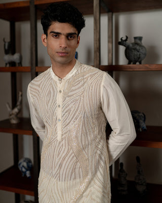 Ezra Kurta set