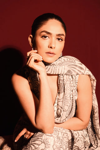 Mrunal Thakur in Luna Kurta Set