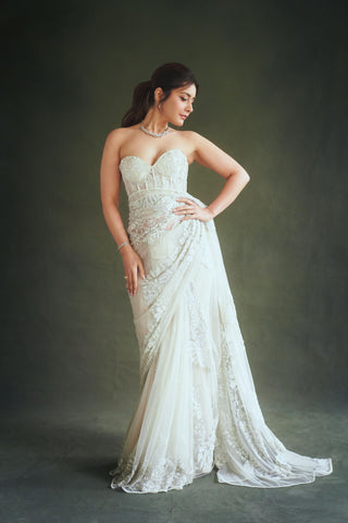Raashi Khanna in the Meryl Saree Set