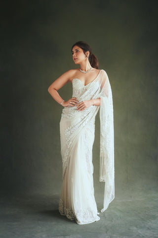 Raashi Khanna in the Meryl Saree Set